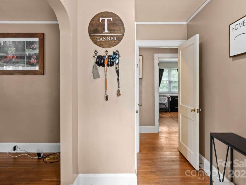 443 Main Street, Elkin, NC 28621.  MLS# CAR4290173, YatesRealty ID 31859. 