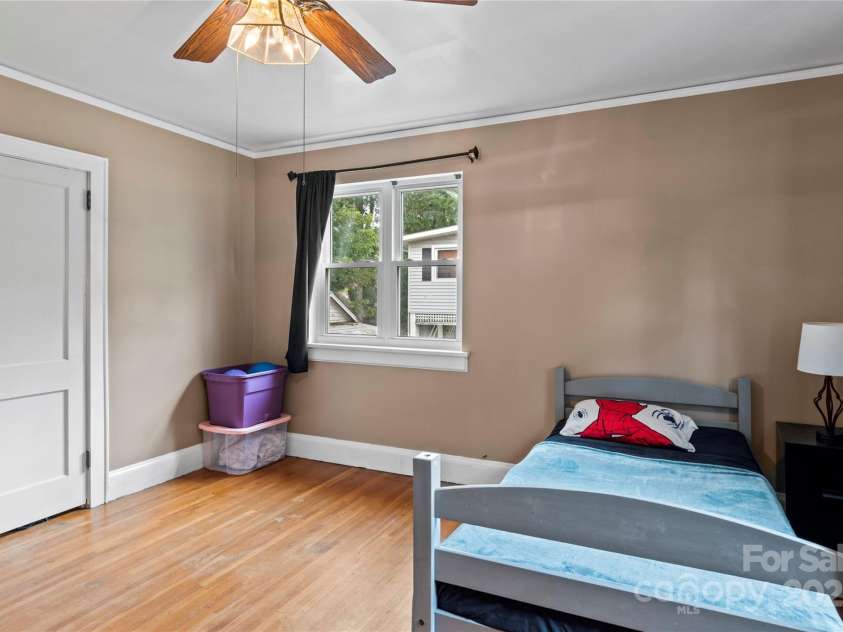 443 Main Street, Elkin, NC 28621.  MLS# CAR4290173, YatesRealty ID 31859. 