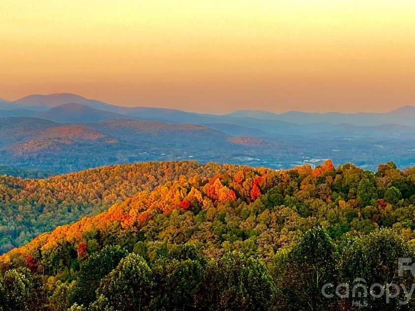 503 Fleetwood Plaza, Laurel Park, NC 28739.  MLS# CAR4379212, YatesRealty ID 31859. 
