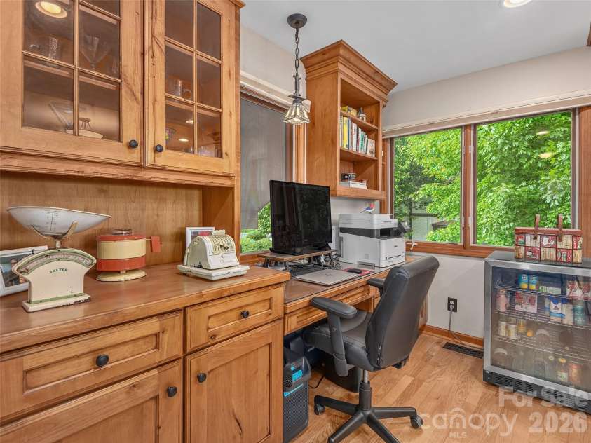 503 Fleetwood Plaza, Laurel Park, NC 28739.  MLS# CAR4379212, YatesRealty ID 31859. Built in desk in kitchen