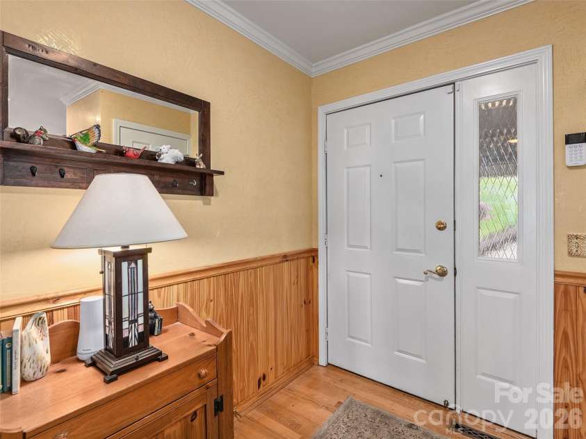 503 Fleetwood Plaza, Laurel Park, NC 28739.  MLS# CAR4379212, YatesRealty ID 31859. Entrance Hall