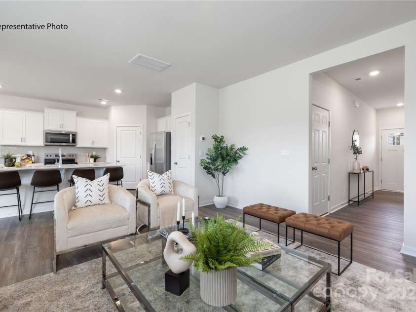 1414 Mammoth Road, Hickory, NC 28602.  MLS# CAR4331806, YatesRealty ID 3186. 