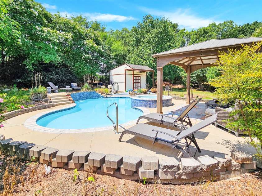 8534 Headford Road, Charlotte, NC 28277.  MLS# CAR4159779, YatesRealty ID 3186. 