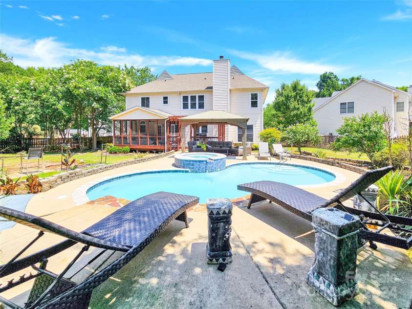 8534 Headford Road, Charlotte, NC 28277.  MLS# CAR4159779, YatesRealty ID 3186. 