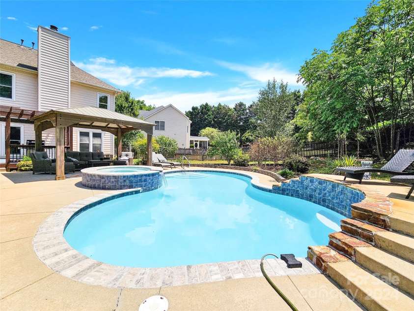 8534 Headford Road, Charlotte, NC 28277.  MLS# CAR4159779, YatesRealty ID 3186. 