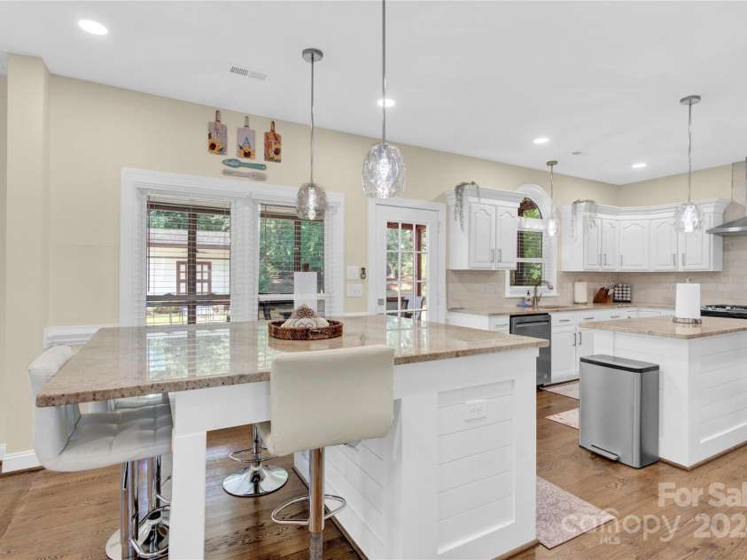 8534 Headford Road, Charlotte, NC 28277.  MLS# CAR4159779, YatesRealty ID 3186. 