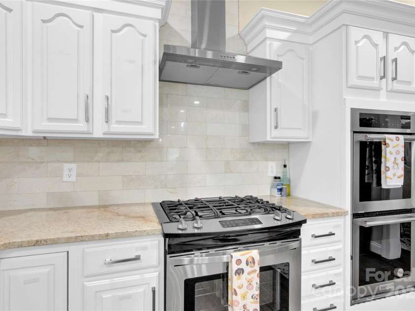 8534 Headford Road, Charlotte, NC 28277.  MLS# CAR4159779, YatesRealty ID 3186. 