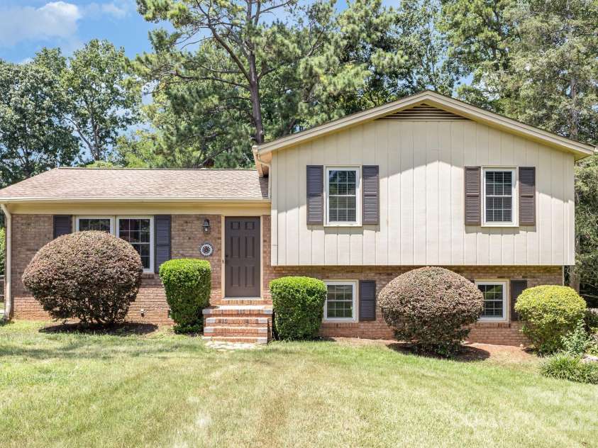 1821 Huntington Place, Rock Hill, SC 29732.  MLS# CAR4283073, YatesRealty ID 31860. 