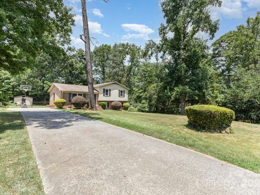 1821 Huntington Place, Rock Hill, SC 29732.  MLS# CAR4283073, YatesRealty ID 31860. 