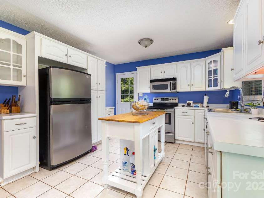 1821 Huntington Place, Rock Hill, SC 29732.  MLS# CAR4283073, YatesRealty ID 31860. 