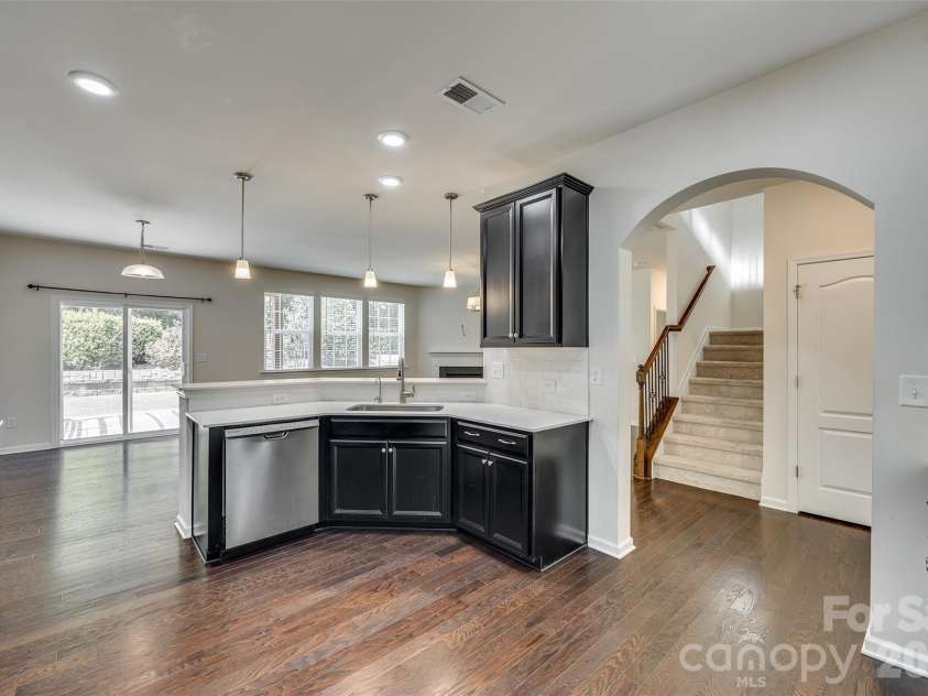 910 Ashton Oak Court, Fort Mill, SC 29715.  MLS# CAR4379778, YatesRealty ID 31860. 