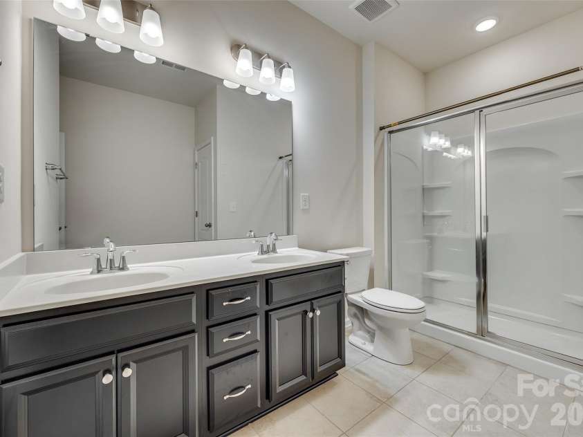 910 Ashton Oak Court, Fort Mill, SC 29715.  MLS# CAR4379778, YatesRealty ID 31860. 