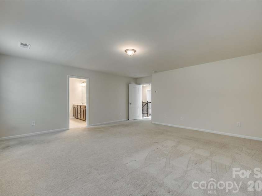 910 Ashton Oak Court, Fort Mill, SC 29715.  MLS# CAR4379778, YatesRealty ID 31860. 