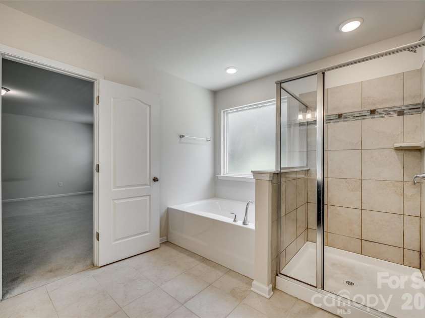 910 Ashton Oak Court, Fort Mill, SC 29715.  MLS# CAR4379778, YatesRealty ID 31860. 