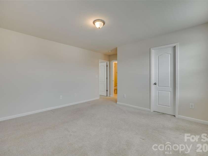 910 Ashton Oak Court, Fort Mill, SC 29715.  MLS# CAR4379778, YatesRealty ID 31860. 