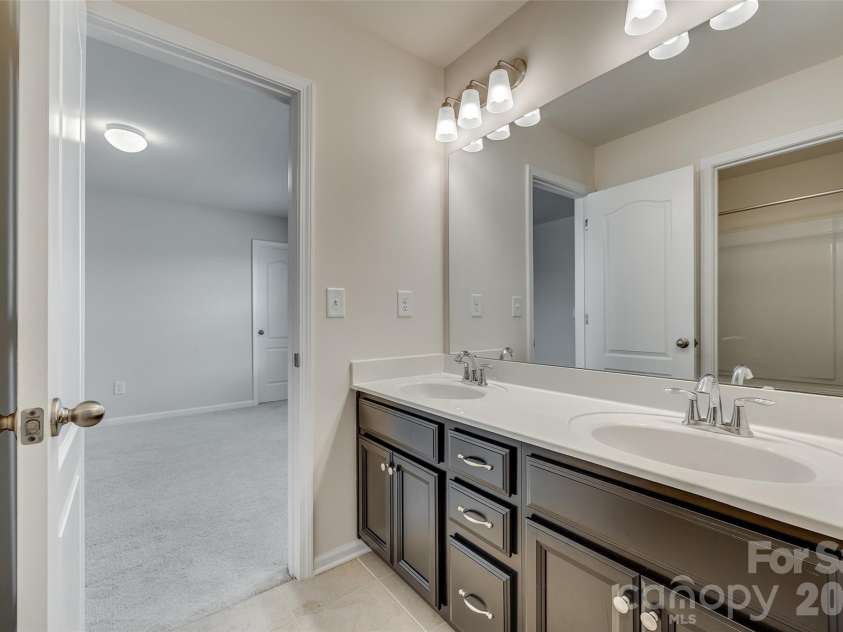 910 Ashton Oak Court, Fort Mill, SC 29715.  MLS# CAR4379778, YatesRealty ID 31860. 