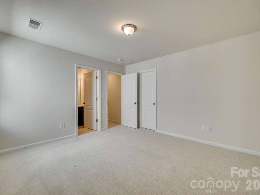 910 Ashton Oak Court, Fort Mill, SC 29715.  MLS# CAR4379778, YatesRealty ID 31860. 