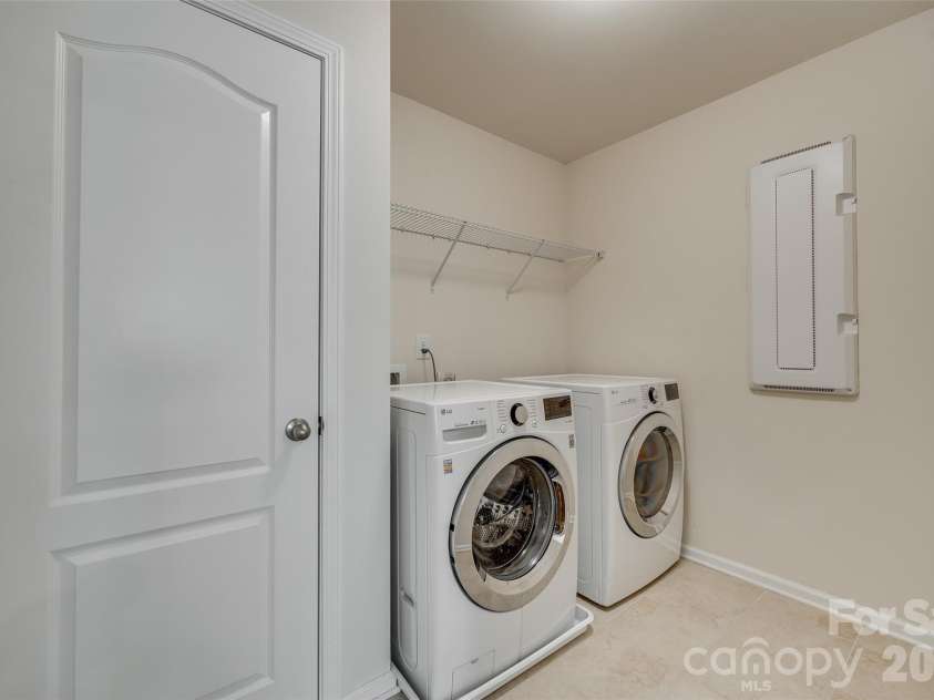 910 Ashton Oak Court, Fort Mill, SC 29715.  MLS# CAR4379778, YatesRealty ID 31860. 