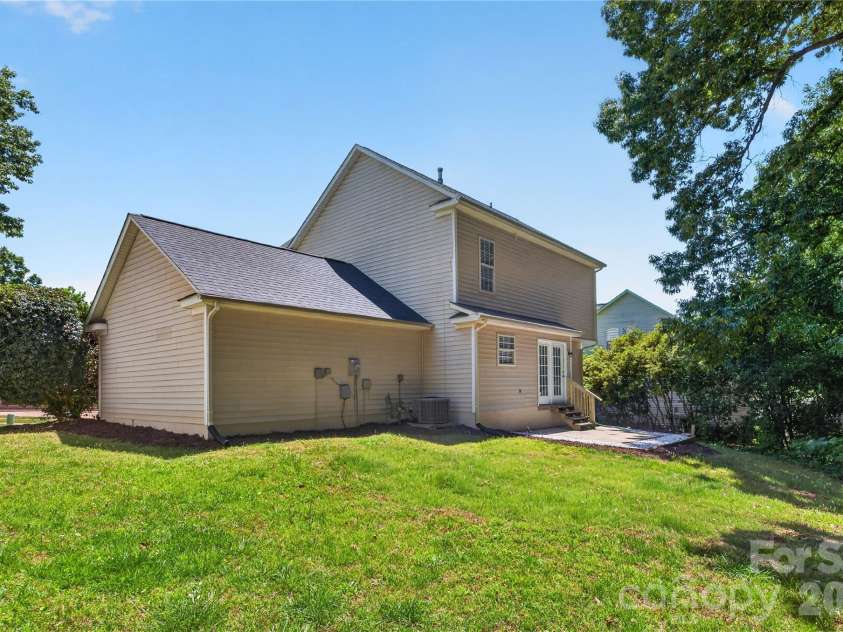 12624 Cardinal Woods Drive, Pineville, NC 28134.  MLS# CAR4383732, YatesRealty ID 31861. 
