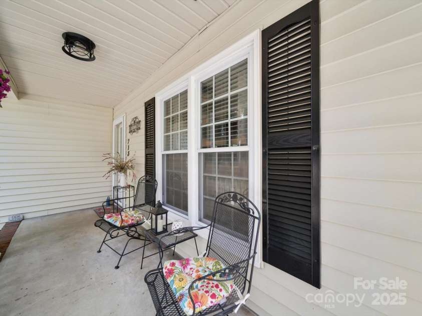 713 Hickory Hill Court, Gastonia, NC 28054.  MLS# CAR4286444, YatesRealty ID 31861. 