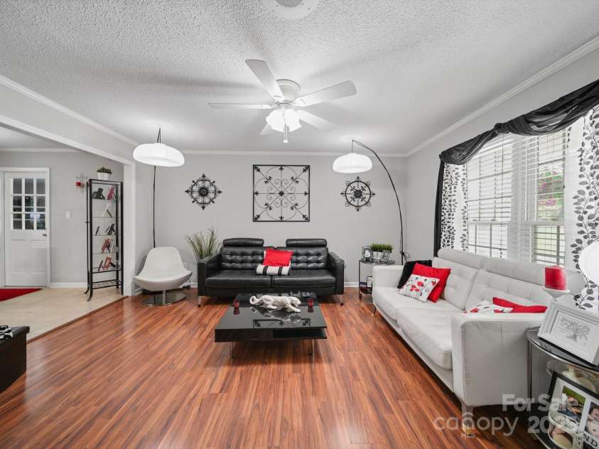 713 Hickory Hill Court, Gastonia, NC 28054.  MLS# CAR4286444, YatesRealty ID 31861. 