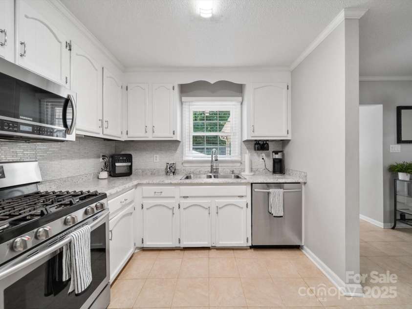 713 Hickory Hill Court, Gastonia, NC 28054.  MLS# CAR4286444, YatesRealty ID 31861. 