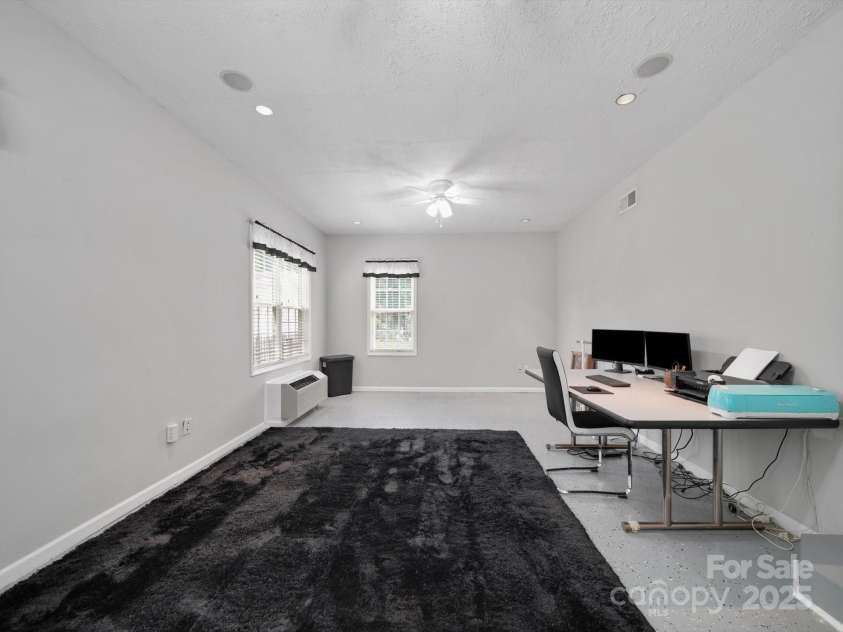 713 Hickory Hill Court, Gastonia, NC 28054.  MLS# CAR4286444, YatesRealty ID 31861. 
