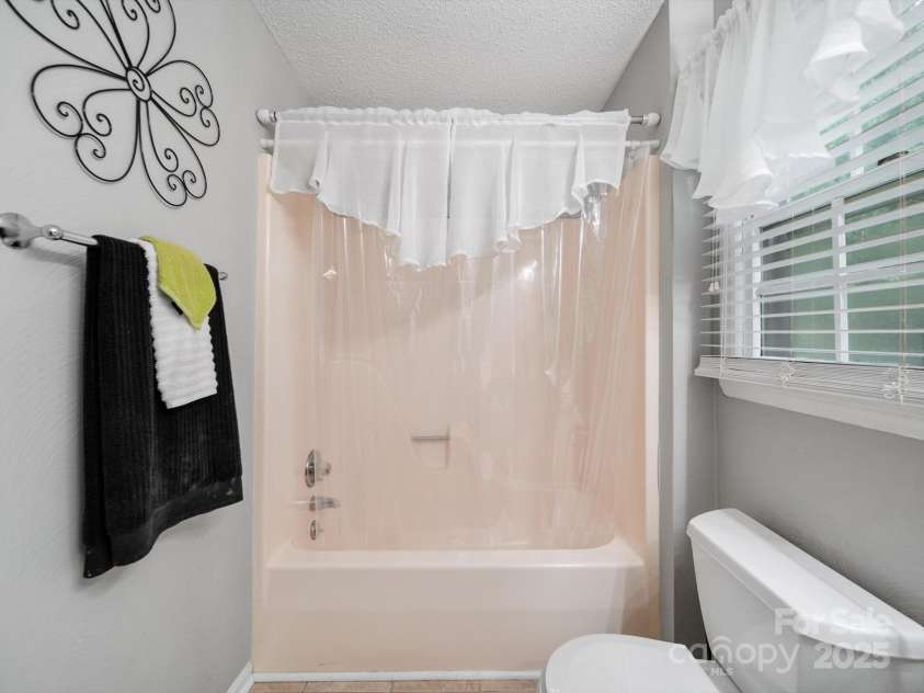 713 Hickory Hill Court, Gastonia, NC 28054.  MLS# CAR4286444, YatesRealty ID 31861. 