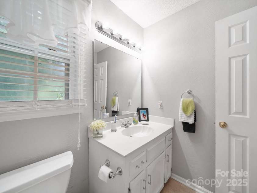 713 Hickory Hill Court, Gastonia, NC 28054.  MLS# CAR4286444, YatesRealty ID 31861. 