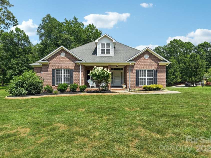 3865 Willow Grove Lane, Concord, NC 28025.  MLS# CAR4279521, YatesRealty ID 31862. 