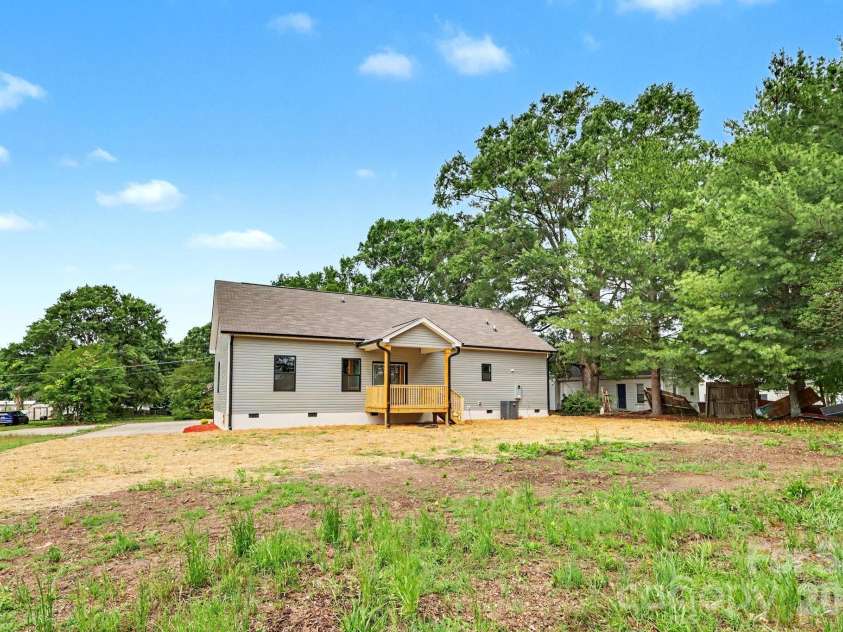510 Thomas Street, Marshville, NC 28103.  MLS# CAR4373335, YatesRealty ID 31862. 