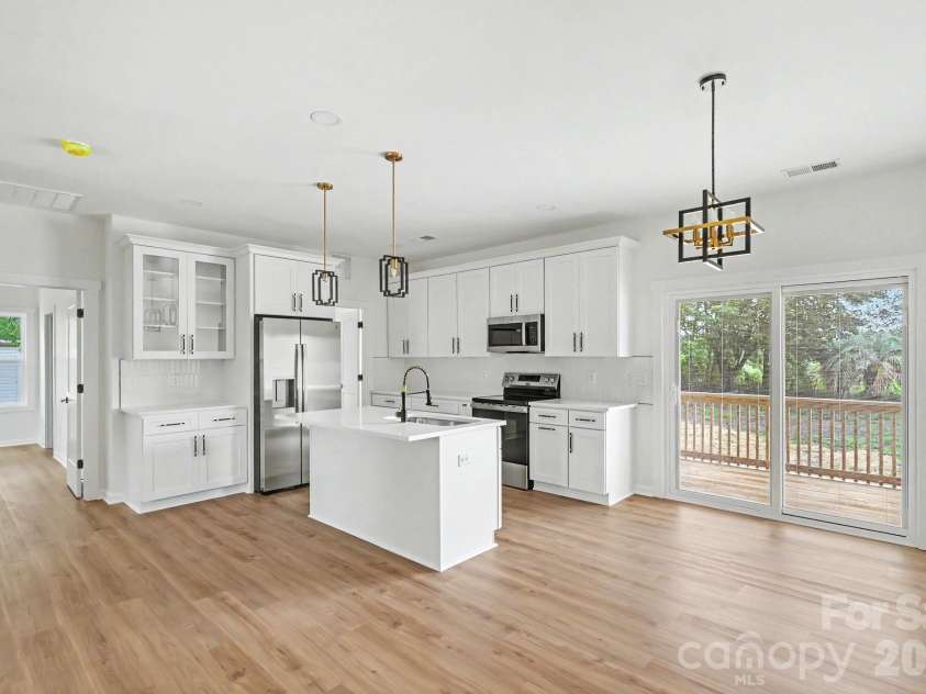 510 Thomas Street, Marshville, NC 28103.  MLS# CAR4373335, YatesRealty ID 31862. Kitchen and Dining area