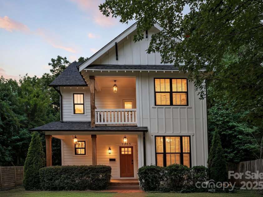 1215 Louise Avenue, Charlotte, NC 28205.  MLS# CAR4282874, YatesRealty ID 31863. 