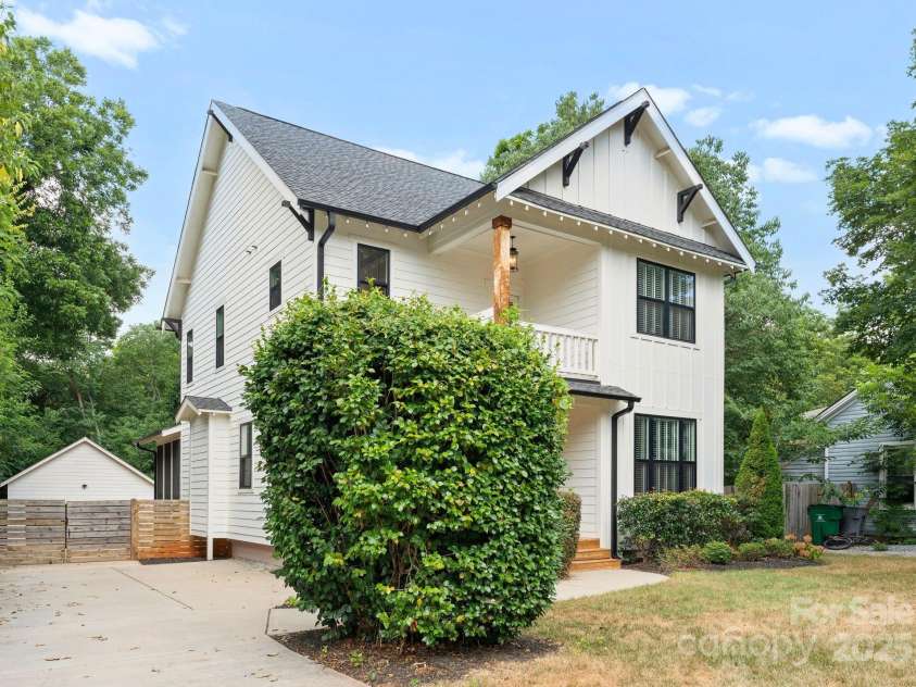 1215 Louise Avenue, Charlotte, NC 28205.  MLS# CAR4282874, YatesRealty ID 31863. 