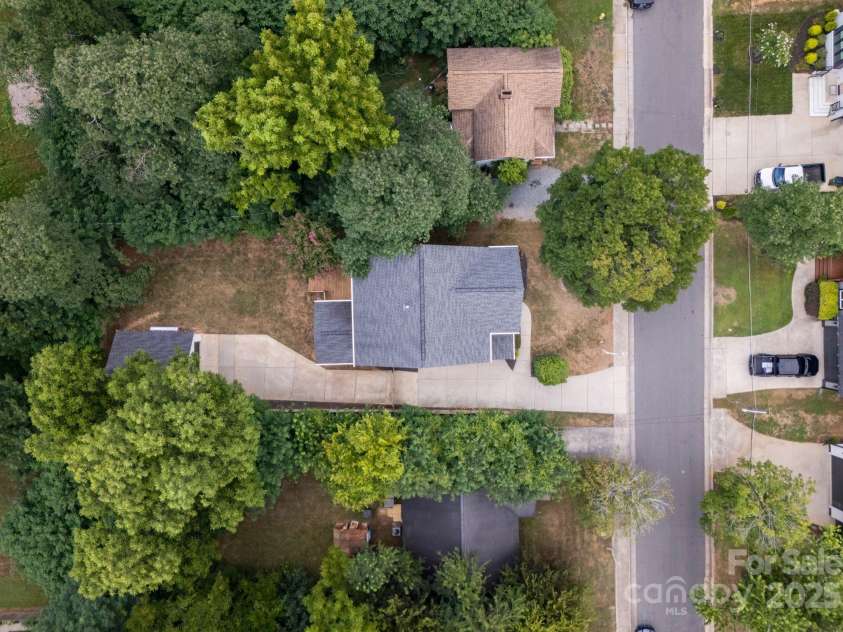 1215 Louise Avenue, Charlotte, NC 28205.  MLS# CAR4282874, YatesRealty ID 31863. 