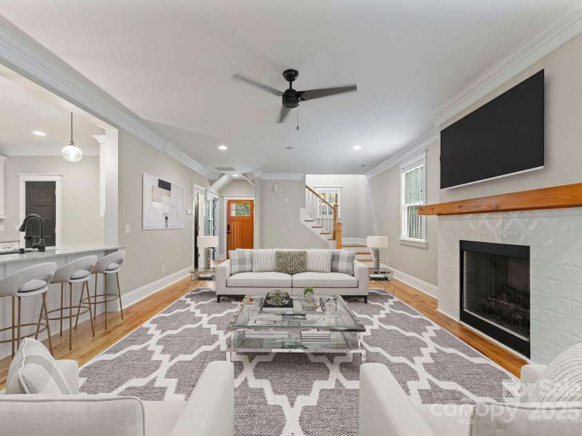 1215 Louise Avenue, Charlotte, NC 28205.  MLS# CAR4282874, YatesRealty ID 31863. 