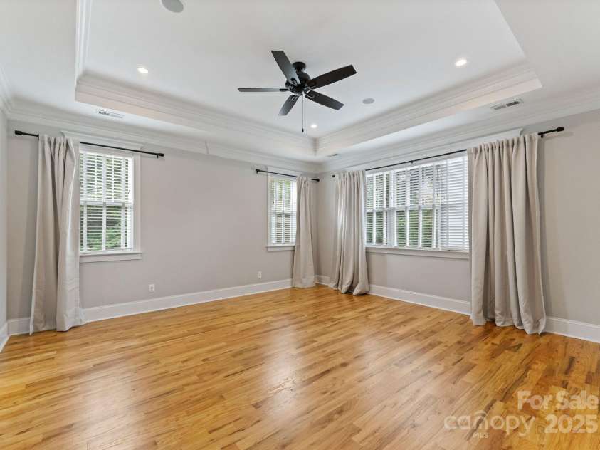 1215 Louise Avenue, Charlotte, NC 28205.  MLS# CAR4282874, YatesRealty ID 31863. 