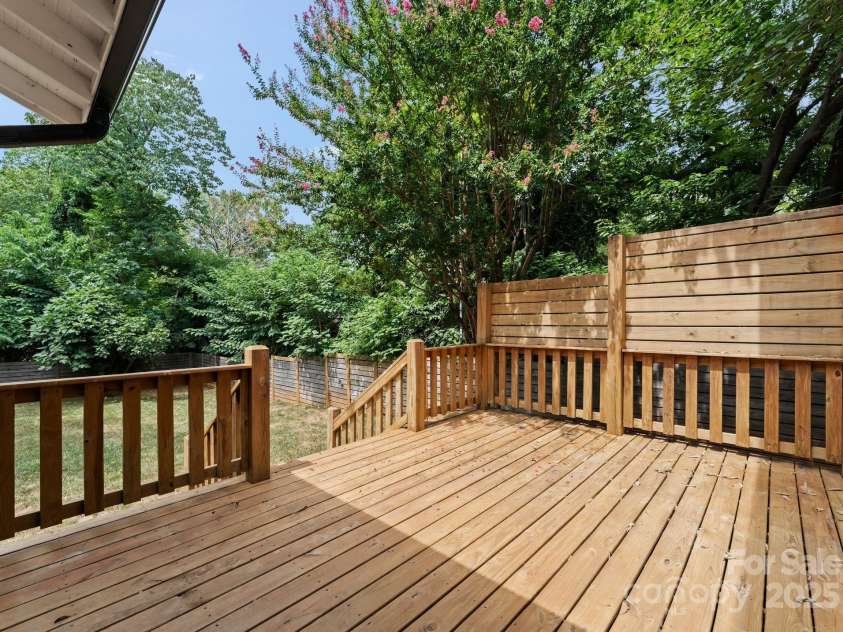 1215 Louise Avenue, Charlotte, NC 28205.  MLS# CAR4282874, YatesRealty ID 31863. 