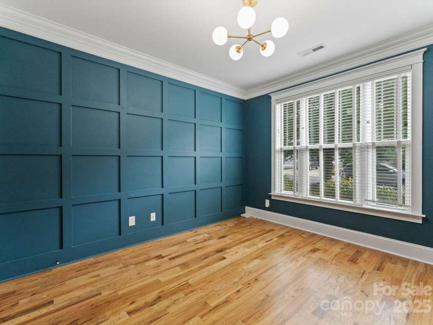 1215 Louise Avenue, Charlotte, NC 28205.  MLS# CAR4282874, YatesRealty ID 31863. 
