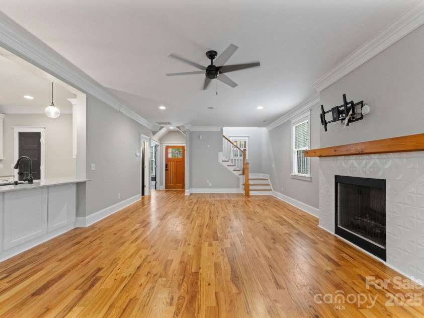 1215 Louise Avenue, Charlotte, NC 28205.  MLS# CAR4282874, YatesRealty ID 31863. 