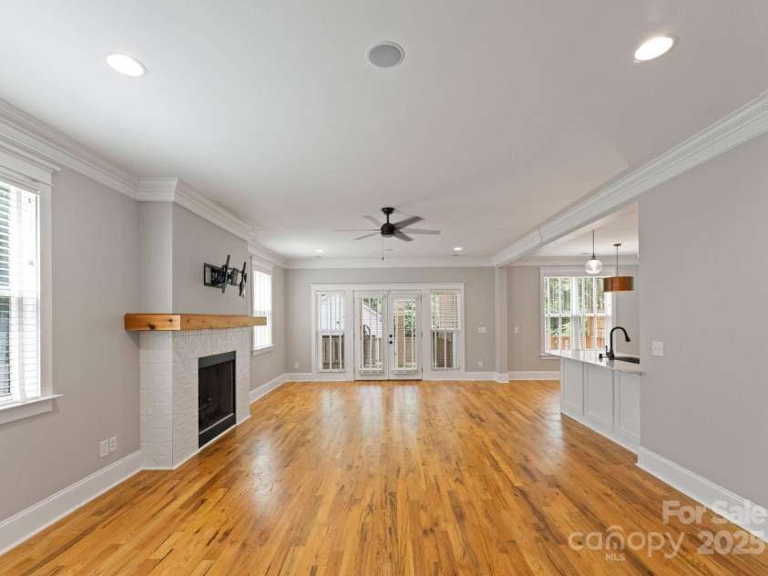 1215 Louise Avenue, Charlotte, NC 28205.  MLS# CAR4282874, YatesRealty ID 31863. 