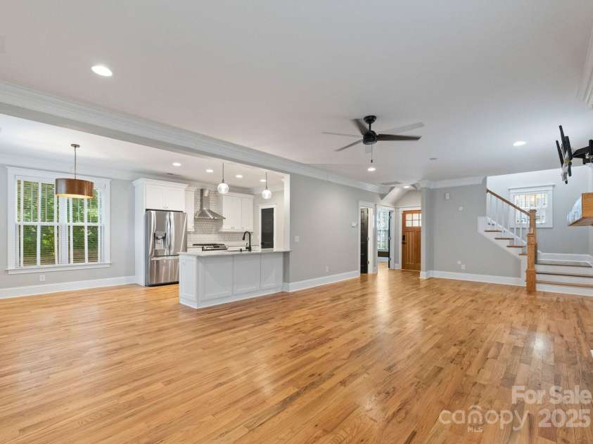 1215 Louise Avenue, Charlotte, NC 28205.  MLS# CAR4282874, YatesRealty ID 31863. 
