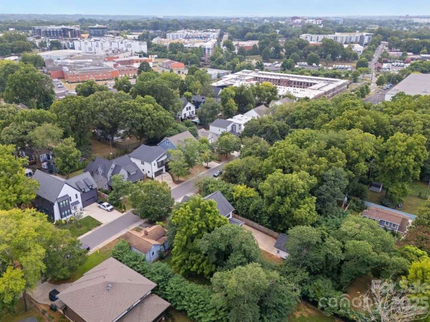 1215 Louise Avenue, Charlotte, NC 28205.  MLS# CAR4282874, YatesRealty ID 31863. 