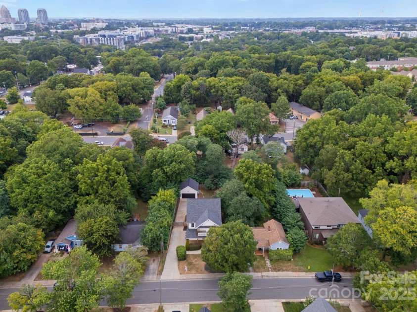 1215 Louise Avenue, Charlotte, NC 28205.  MLS# CAR4282874, YatesRealty ID 31863. 