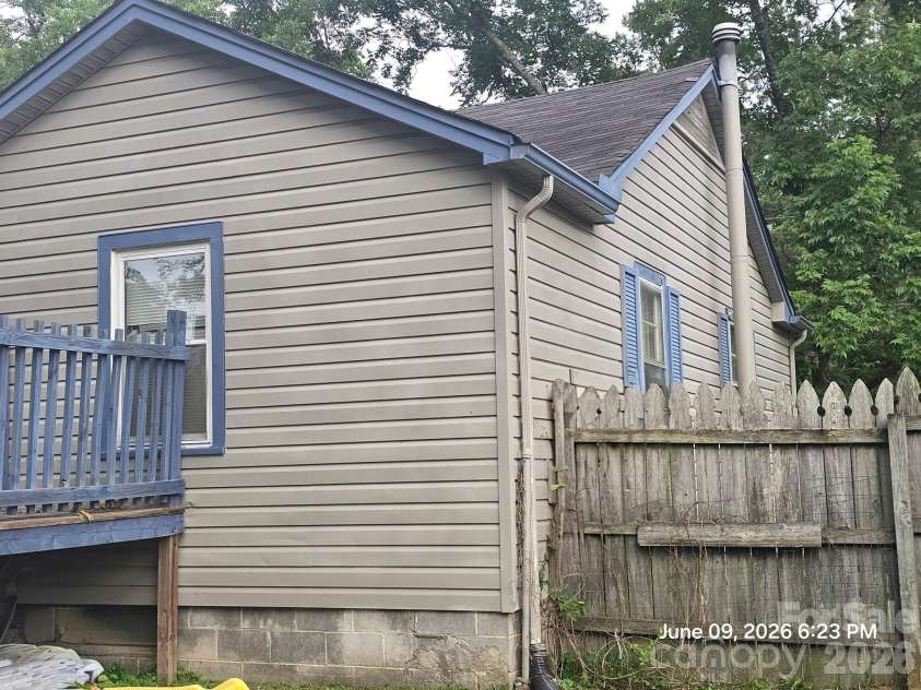191 End Street, Chester, SC 29706.  MLS# CAR4388647, YatesRealty ID 31864. 