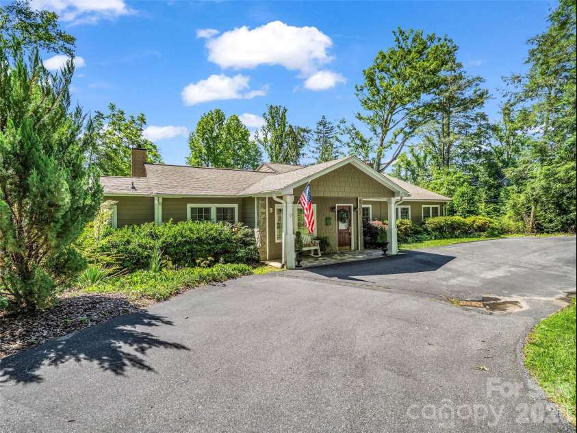 52 Forest Road, Asheville, NC 28803.  MLS# CAR4390190, YatesRealty ID 31865. 
