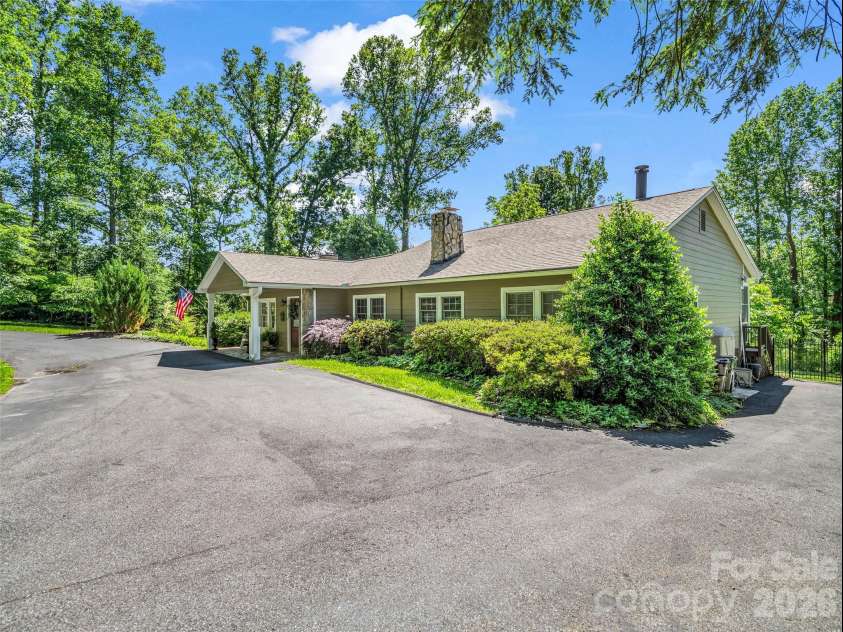 52 Forest Road, Asheville, NC 28803.  MLS# CAR4390190, YatesRealty ID 31865. 