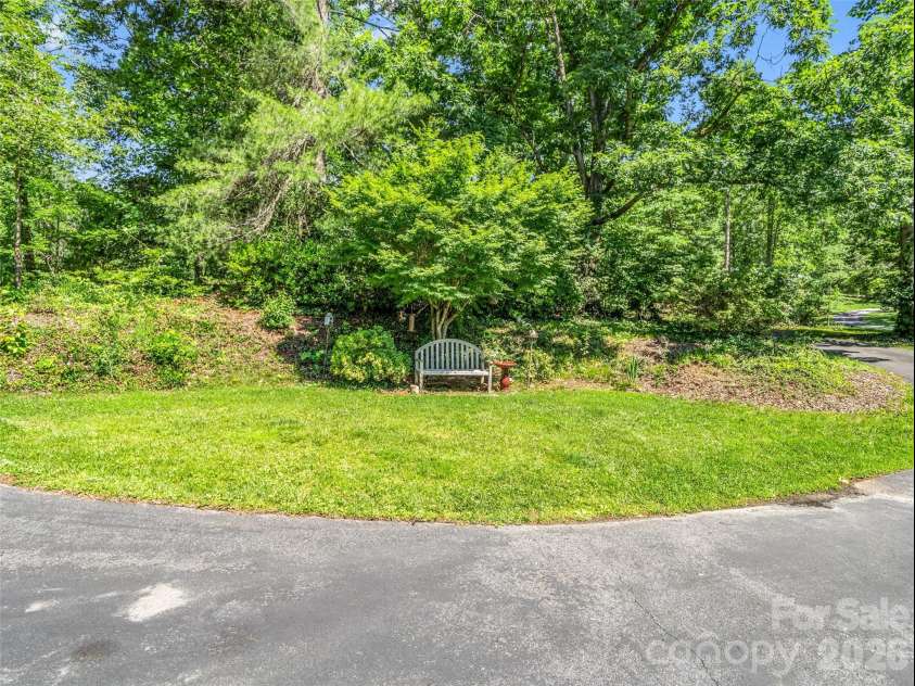 52 Forest Road, Asheville, NC 28803.  MLS# CAR4390190, YatesRealty ID 31865. 