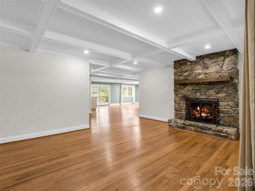 52 Forest Road, Asheville, NC 28803.  MLS# CAR4390190, YatesRealty ID 31865. 