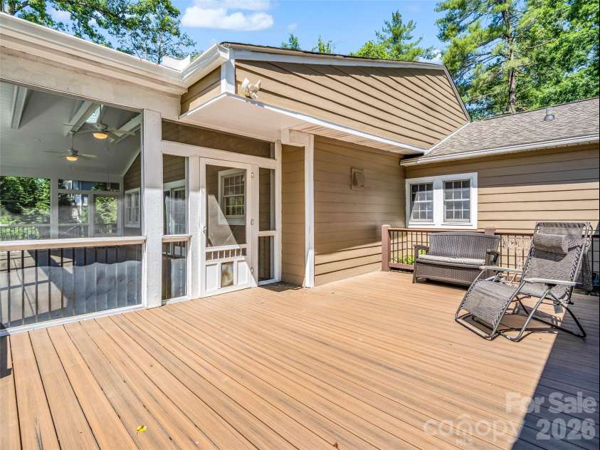 52 Forest Road, Asheville, NC 28803.  MLS# CAR4390190, YatesRealty ID 31865. 